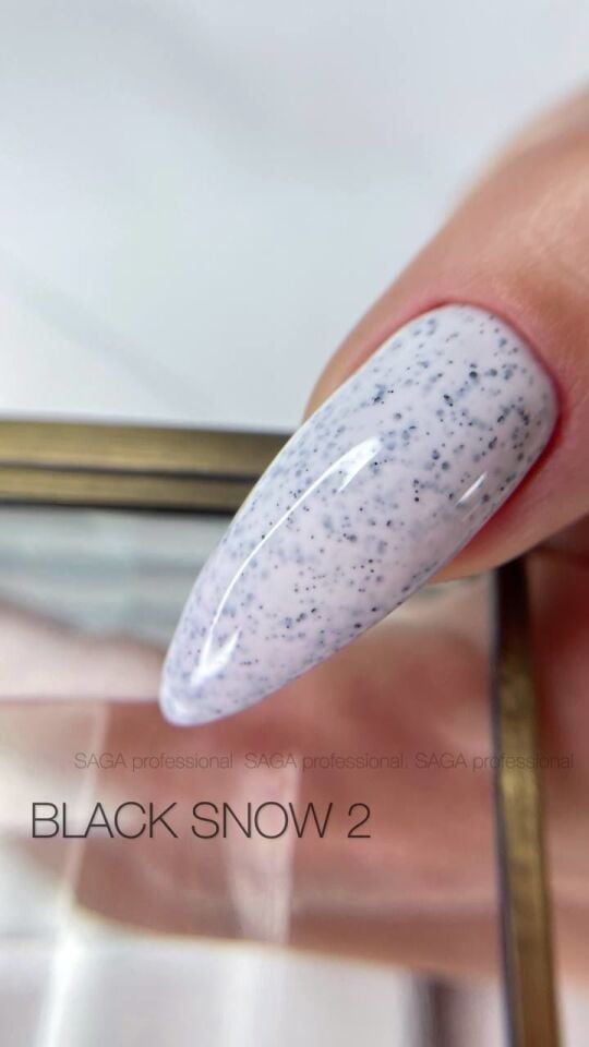 Saga Black Snow Kalıcı Oje 2 (9ml)