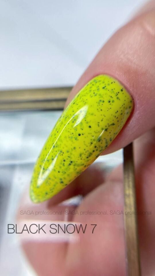 Saga Black Snow Kalıcı Oje 7 (9ml)