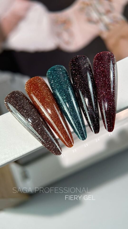 Saga Fiery Gel Kalıcı Oje Flash 23 Zümrüt Yeşili (10ml)